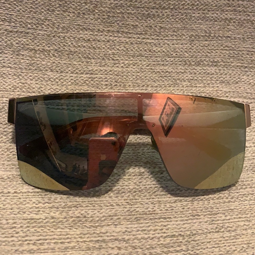 Square Framed Gucci Mirror Tint Sunglasses